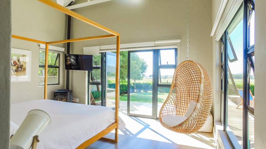 5 Bedroom Property for Sale in The Coves North West